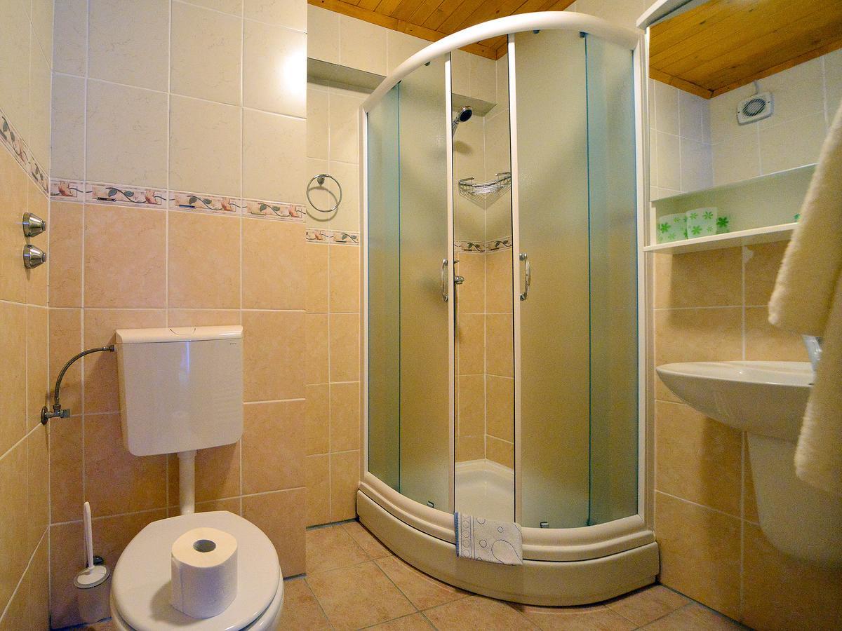 Kod Korita Rooms Црни-Луг Экстерьер фото